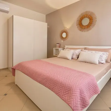 Antine 54 - Magnolia Holidays *